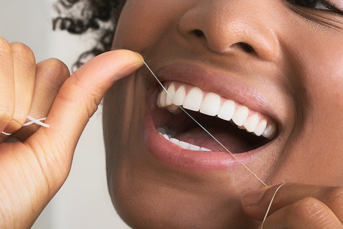2 Major Reasons You Should Be Flossing Your Teeth And Tips On How To Floss Correctly